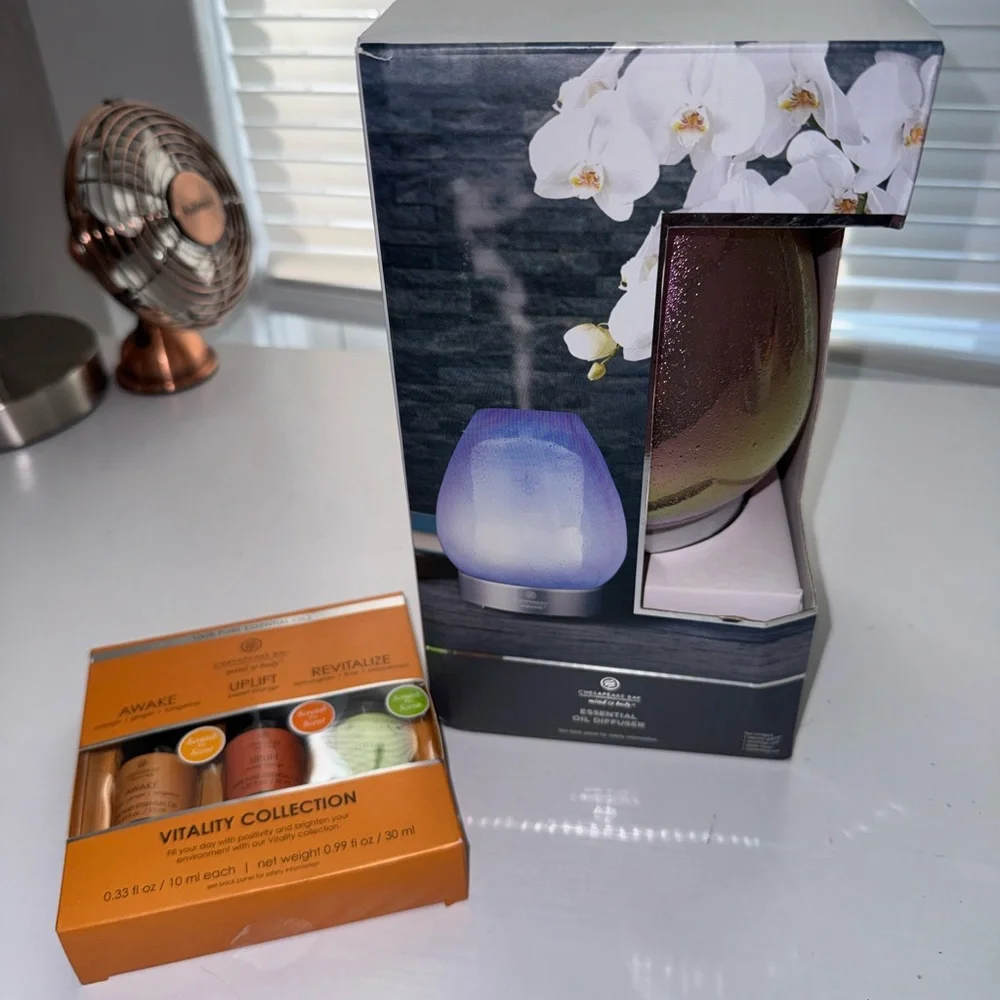 Chesapeake Bay Essential Oil Diffuser with Blue Light